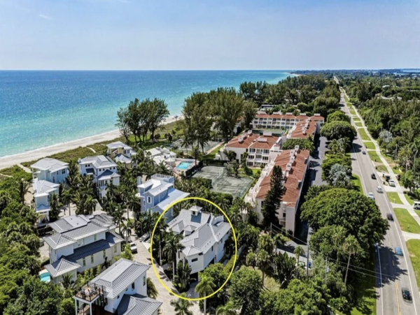 Longboat Key Vacation Home Six Bedroom Walk to Beach